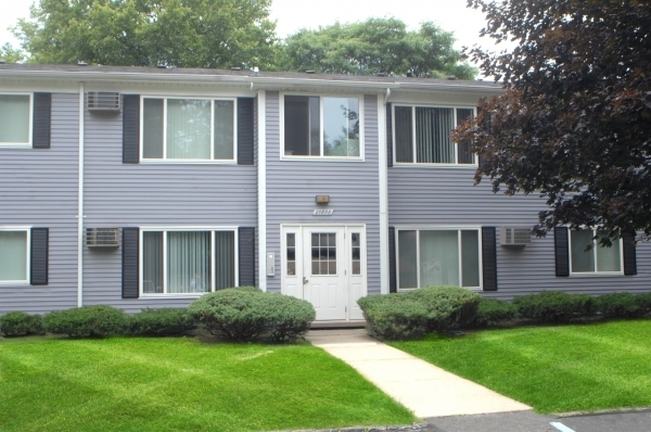 Village Oaks: Farmington Hills MI Apartments for Rent | Kaftan